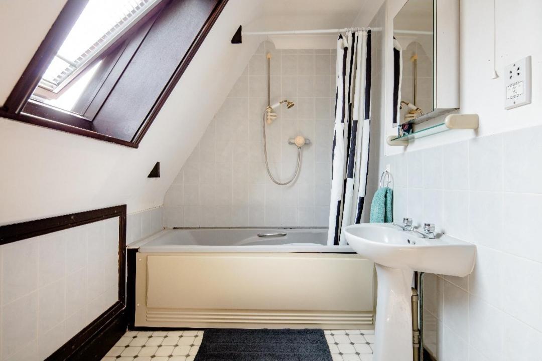 Double Room 2 Mins From Station Belvedere ภายนอก รูปภาพ